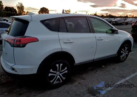 2017 Toyota Rav4 Le z USA, uszkodzony, nr VIN JTMZFREV9HJ718523